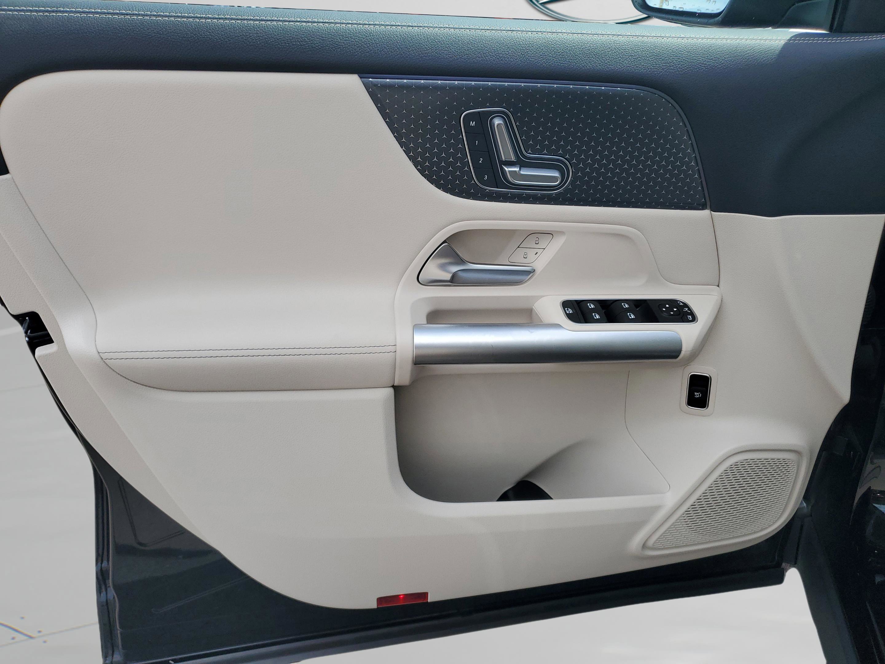 Certified 2025 Mercedes-Benz GLA 250 image 31