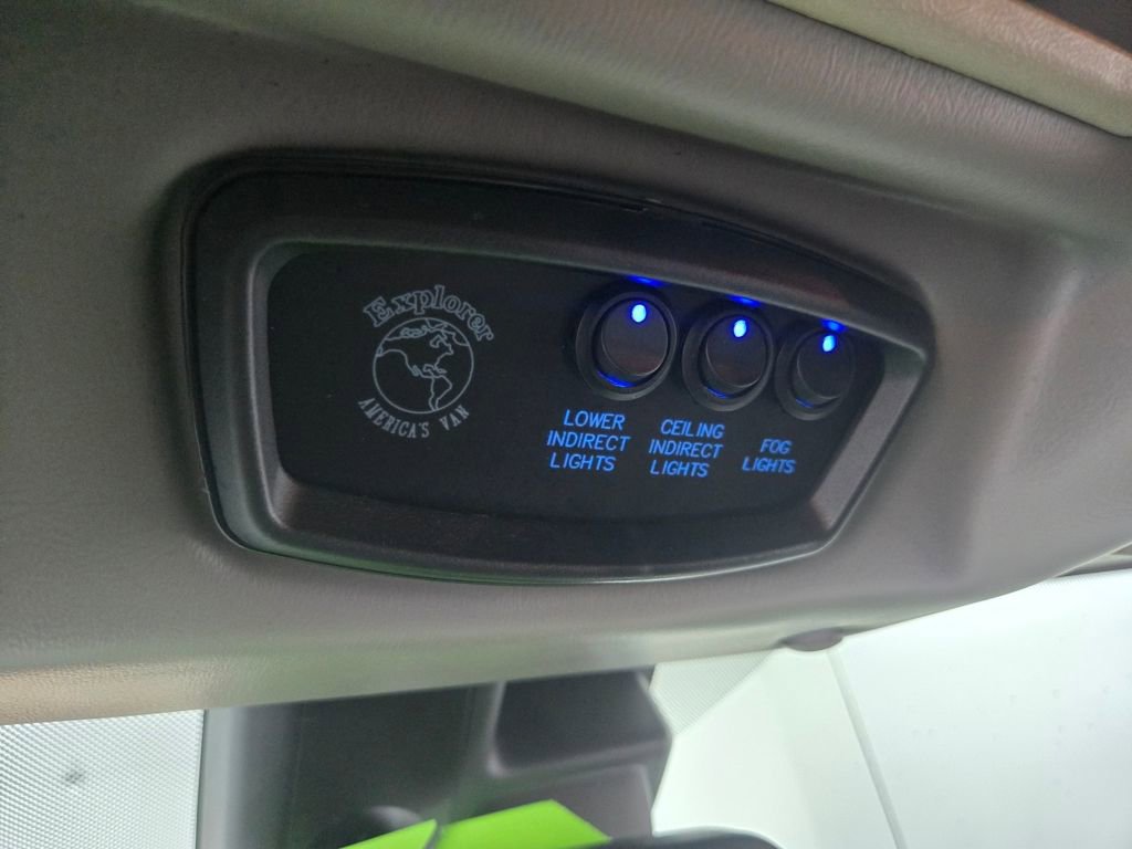 Used 2019 Chevrolet Express 2500 w/ Enhanced Convenience Package image 27