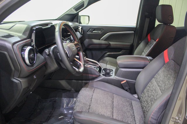 Used 2024 Chevrolet Colorado Z71 w/ LPO, Dark Essentials Package image 8