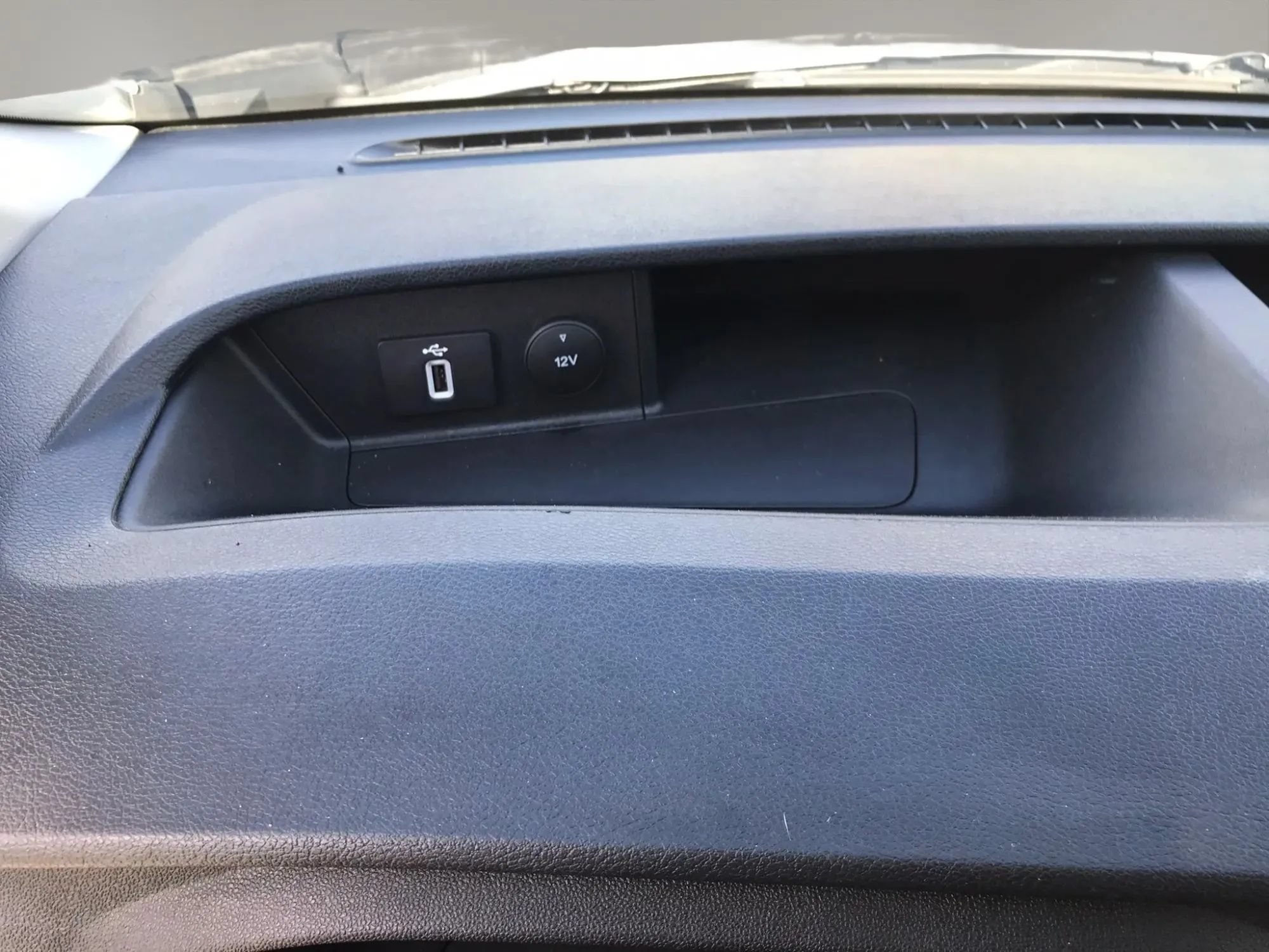 Used 2020 Ford Transit 250 Low Roof AWD image 17