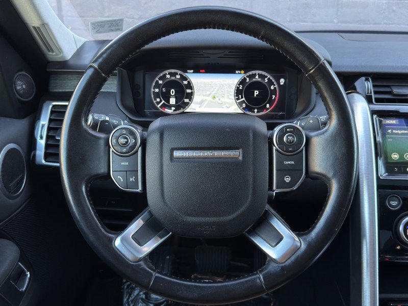 Used 2018 Land Rover Discovery HSE image 18