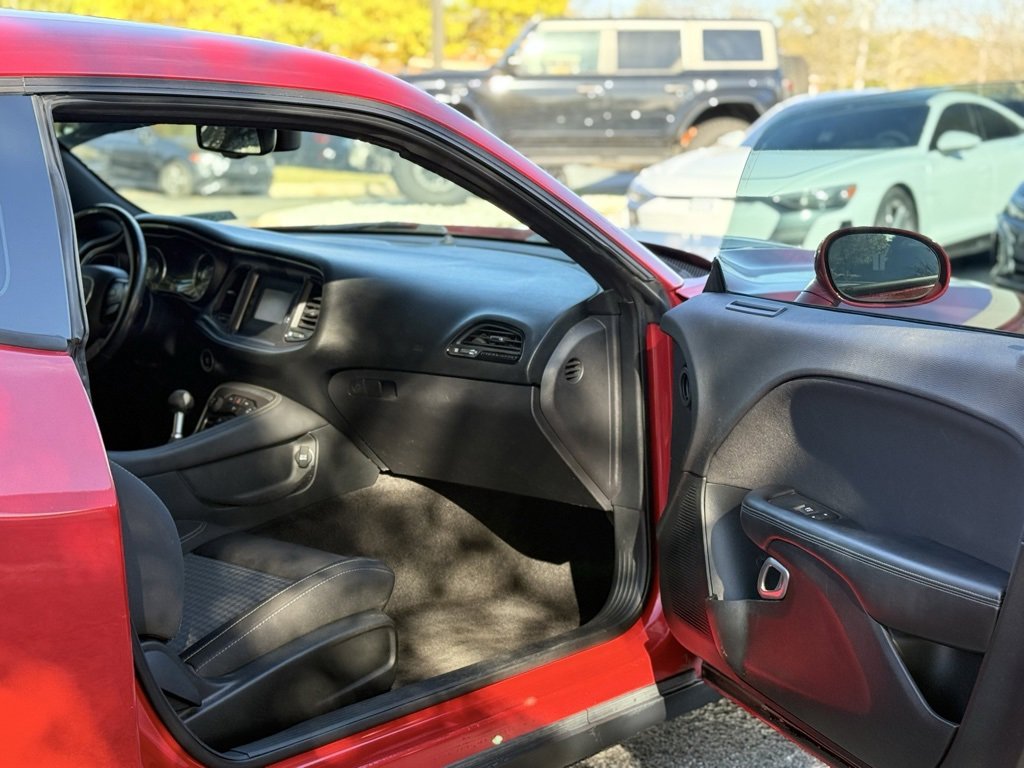 Used 2015 Dodge Challenger R/T w/ Quick Order Package 22B R/T image 30