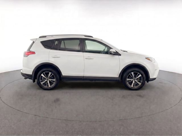 Used 2018 Toyota RAV4 XLE image 2