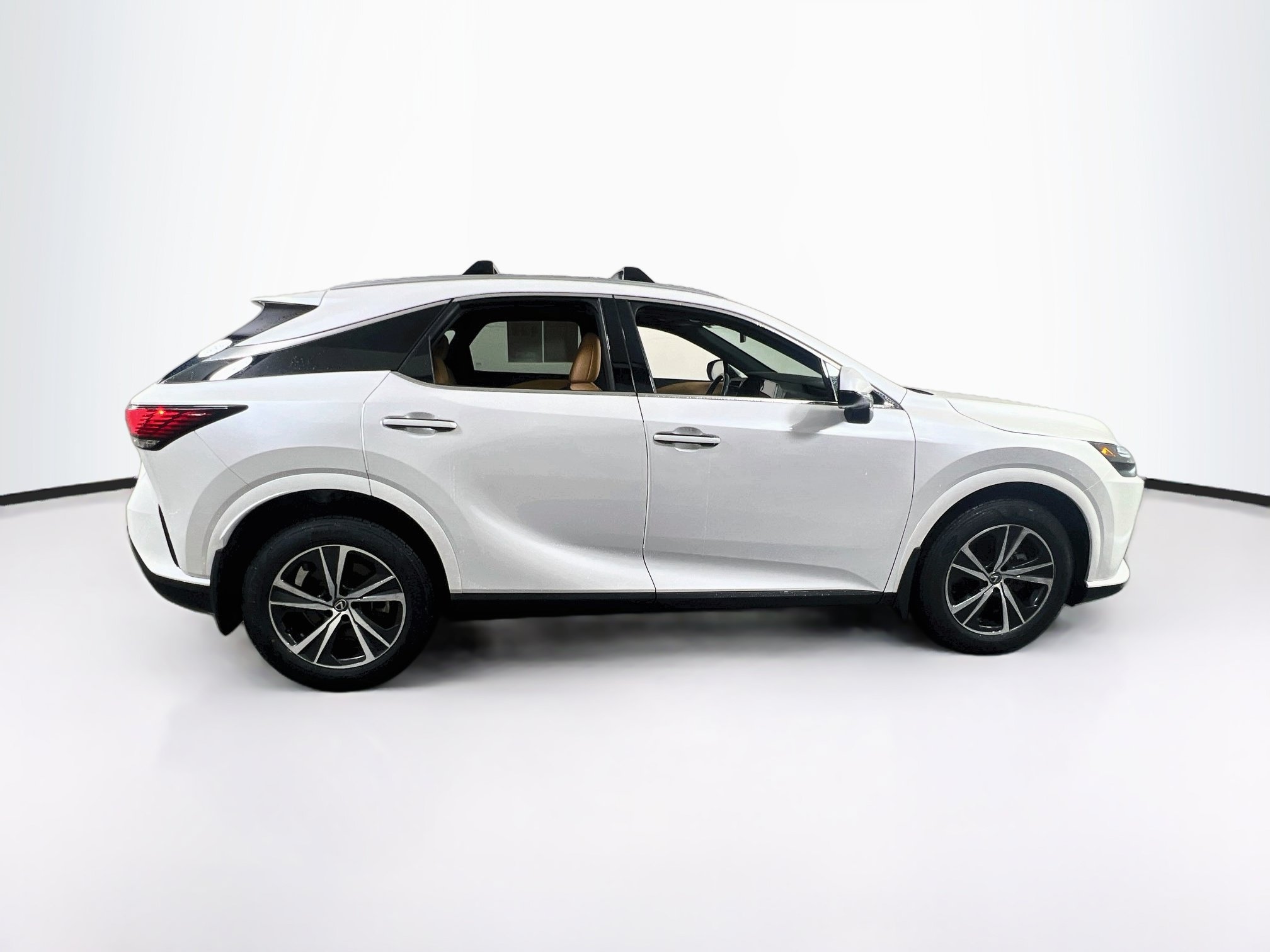 Used 2023 Lexus RX 350 Premium w/ Accessory Package AWD/4WD image 4
