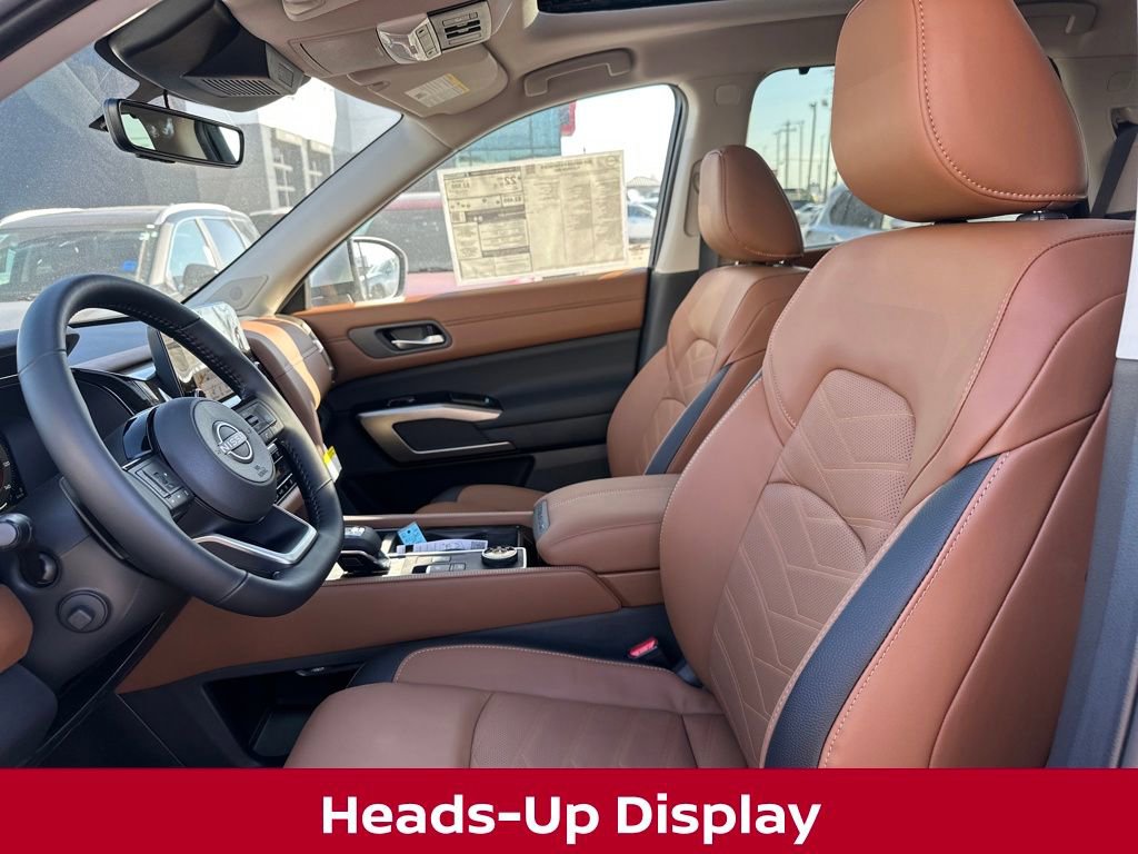 New 2025 Nissan Pathfinder Platinum w/ Black Appearance Package image 17
