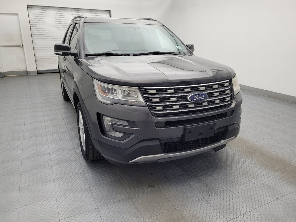 Used 2017 Ford Explorer XLT w/ Equipment Group 202A image 14