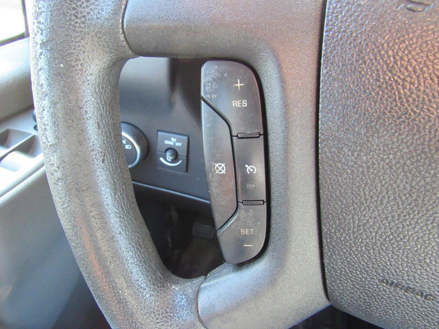 Used 2018 Chevrolet Express 2500 w/ Driver Convenience Package RWD image 33