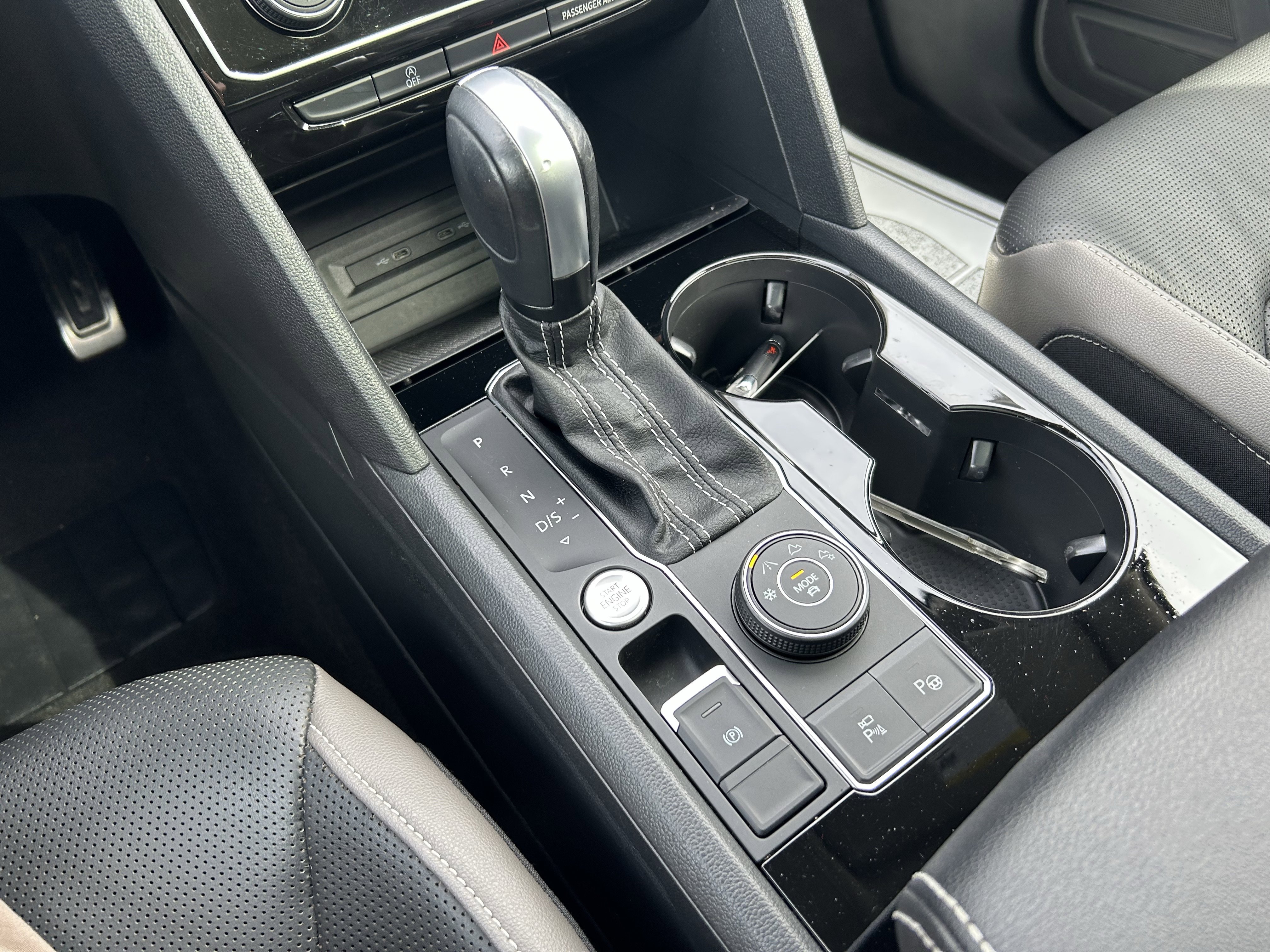 Certified 2022 Volkswagen Atlas SEL Premium image 15