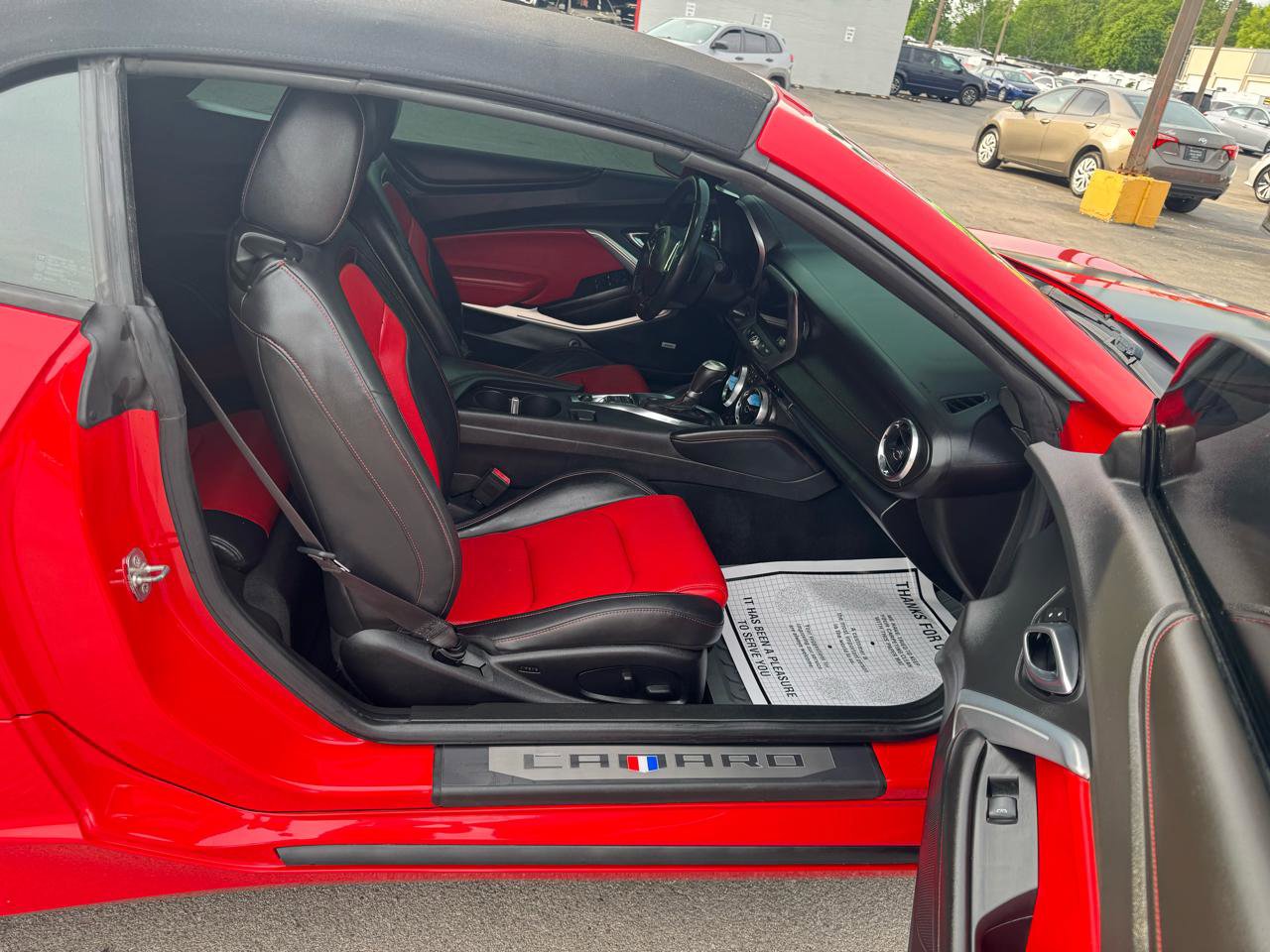 Used 2017 Chevrolet Camaro LT RWD image 9