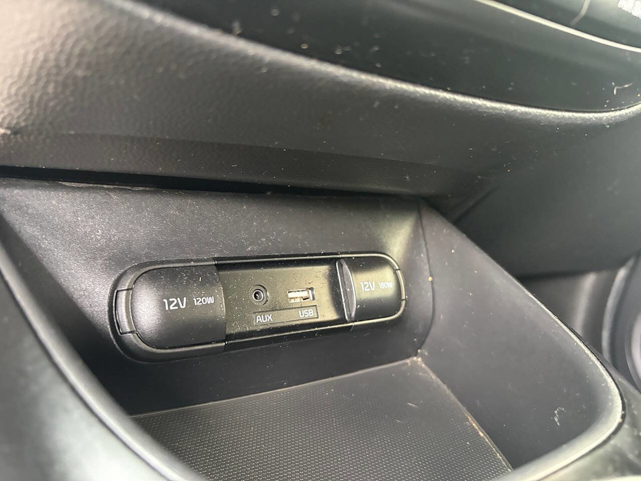 Used 2016 Kia Soul + image 29