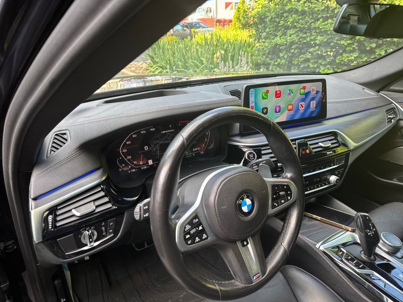 Used 2022 BMW M550i xDrive AWD/4WD image 17