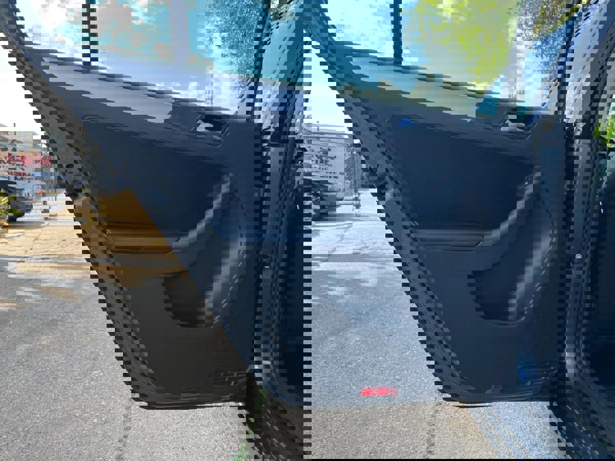 Used 2012 Volkswagen Jetta TDI image 21