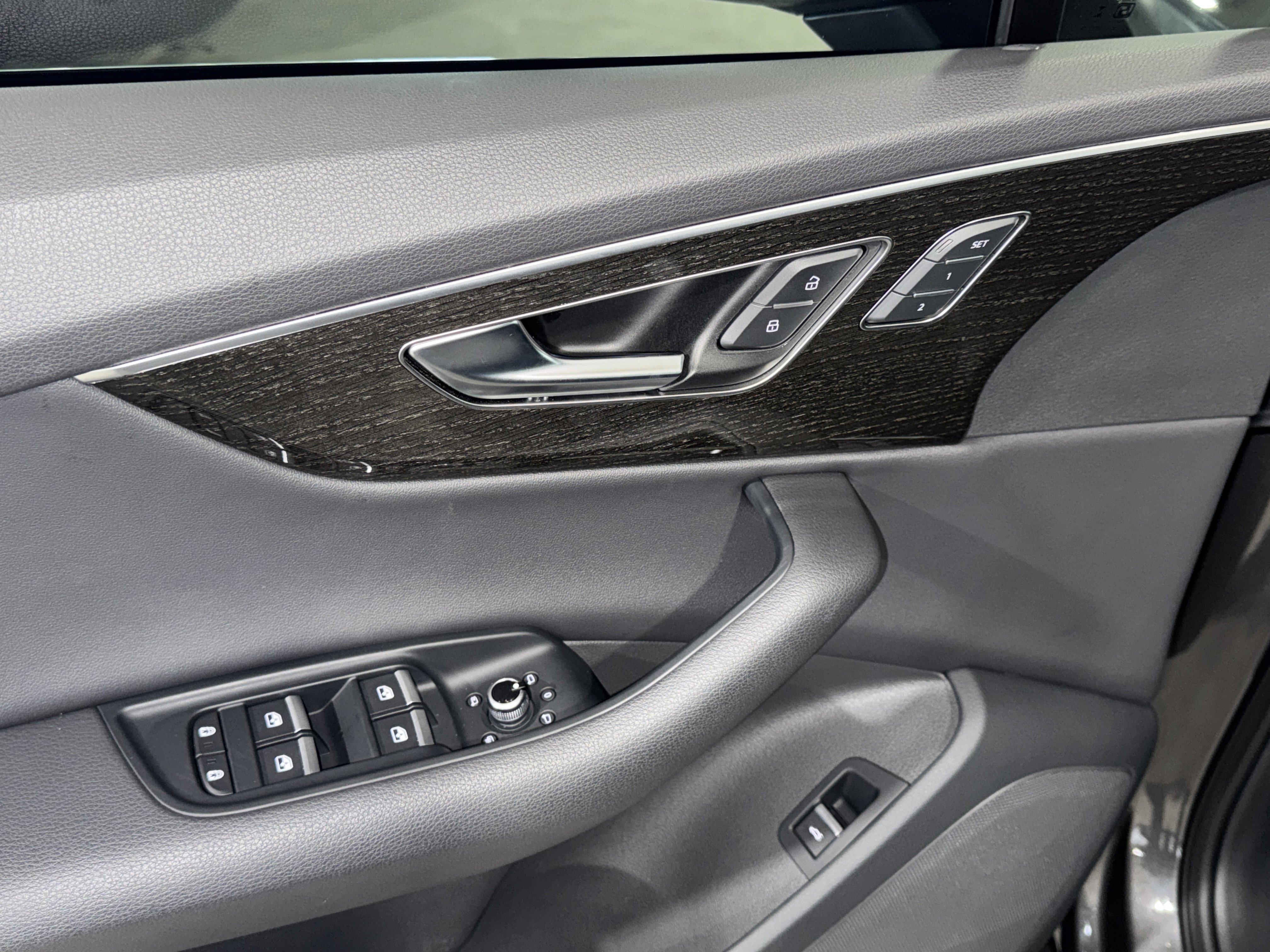 Used 2025 Audi Q7 2.0T Premium w/ Convenience Package image 18