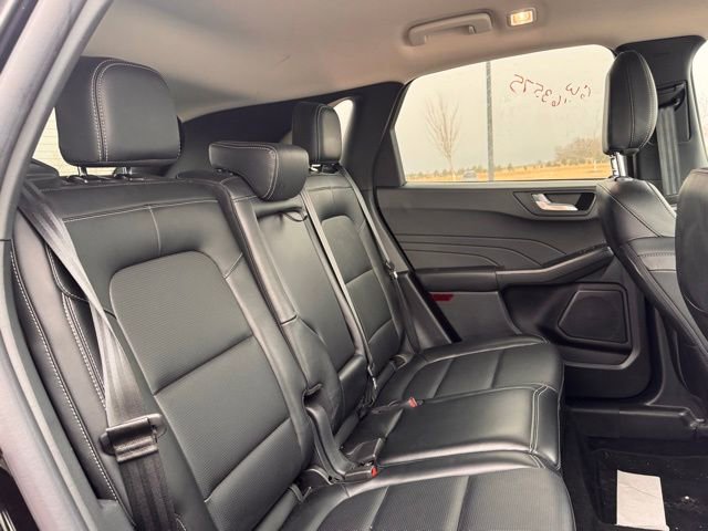 Used 2025 Ford Escape Platinum AWD/4WD image 25