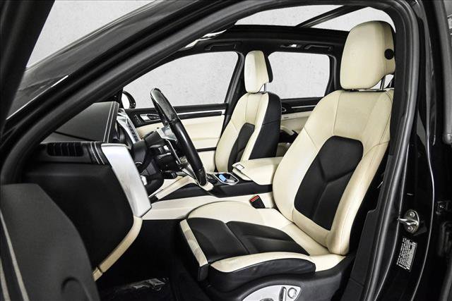 Used 2016 Porsche Cayenne S image 17