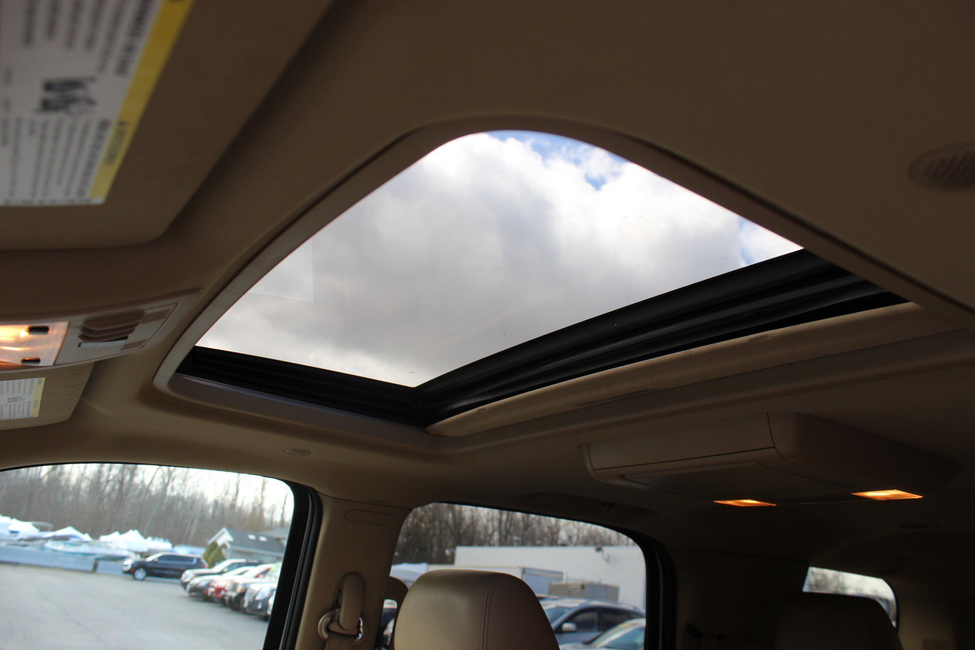 Used 2011 GMC Yukon Denali image 18