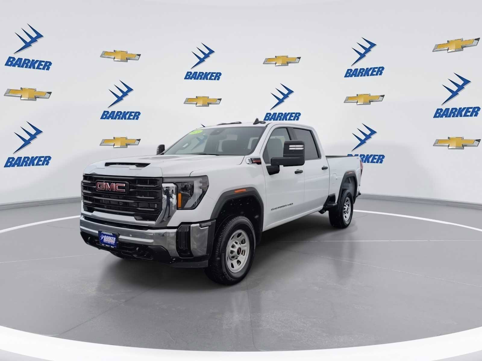Used 2024 GMC Sierra 2500 Pro w/ Convenience Package image 4