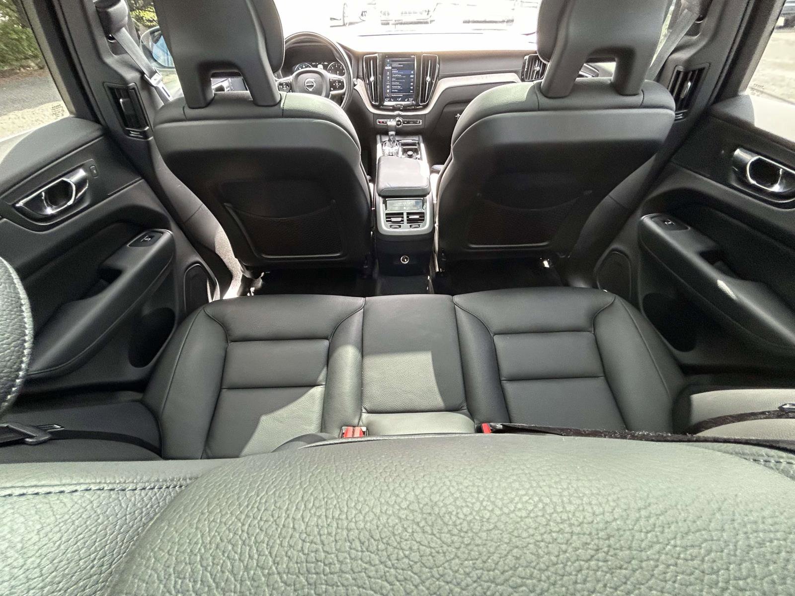 Used 2018 Volvo XC60 T6 Inscription w/ Convenience Package image 18