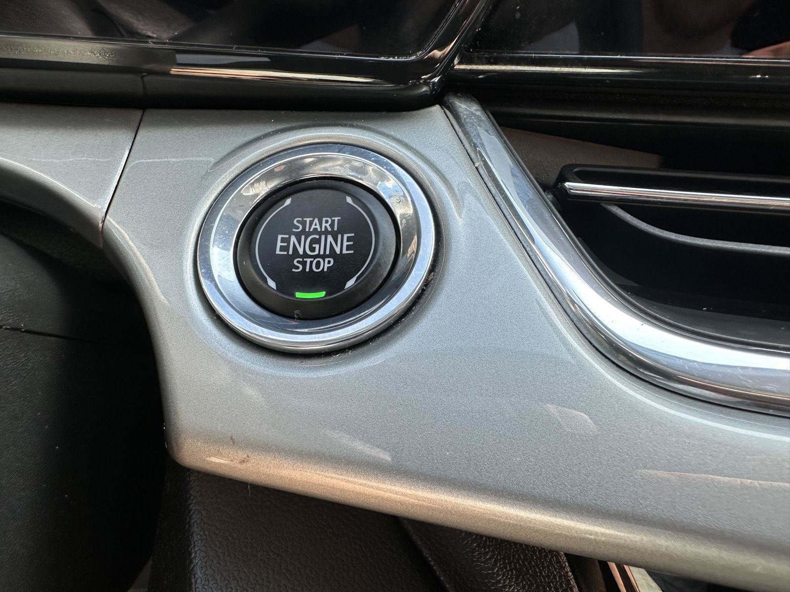 Used 2025 Chevrolet Trax LT FWD image 31