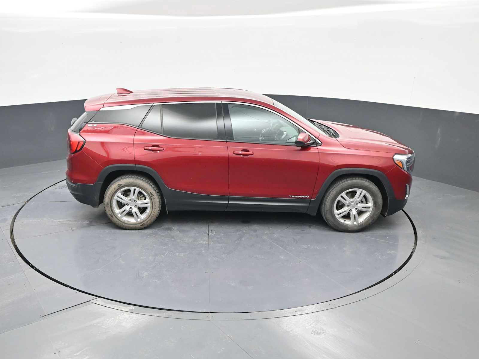 Used 2020 GMC Terrain SLE image 29