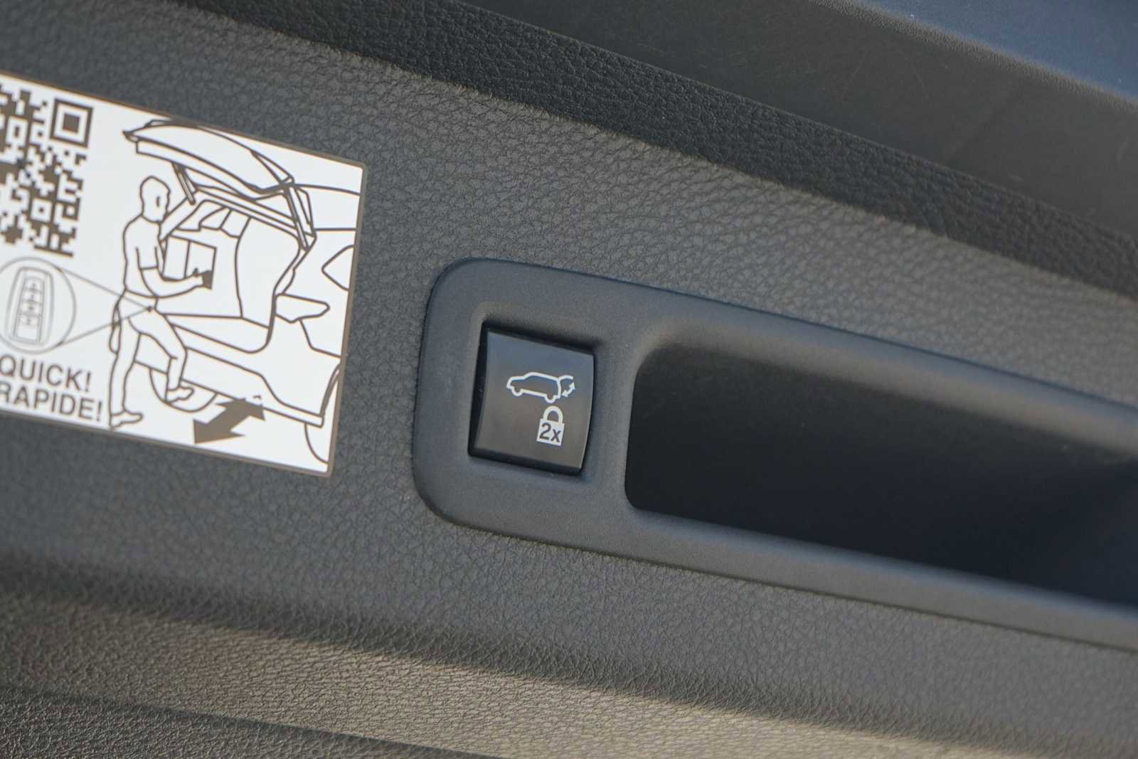 Used 2023 Toyota Sienna XLE FWD image 26