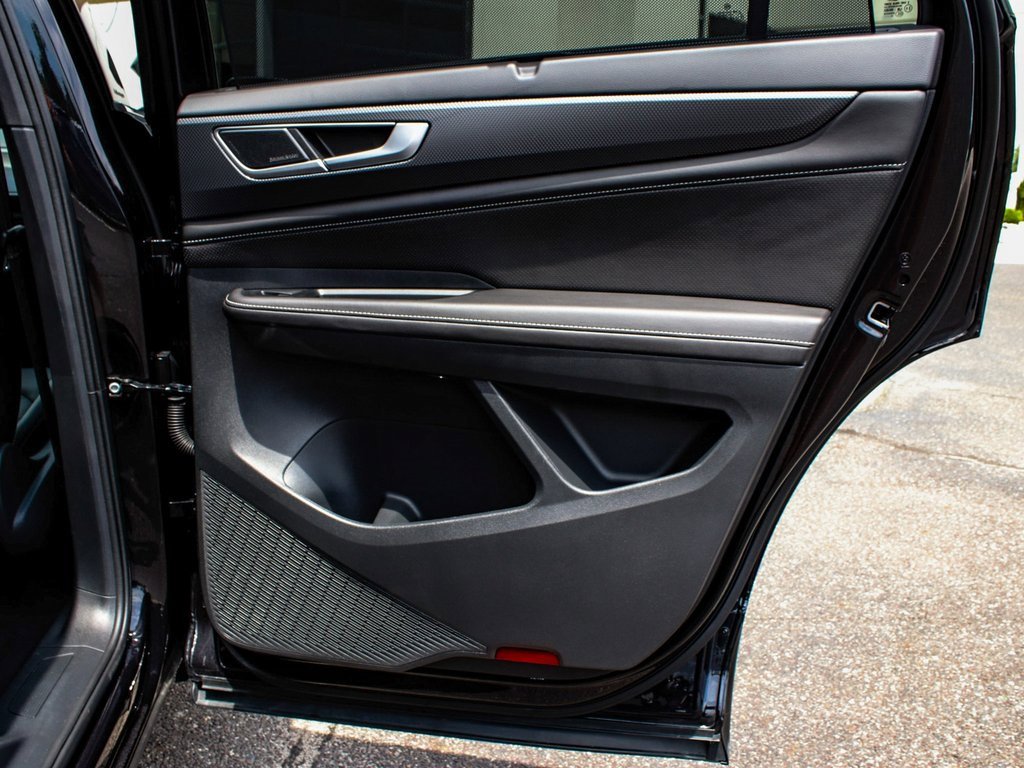 Used 2025 Volkswagen Atlas Cross Sport SEL Premium R-Line image 12