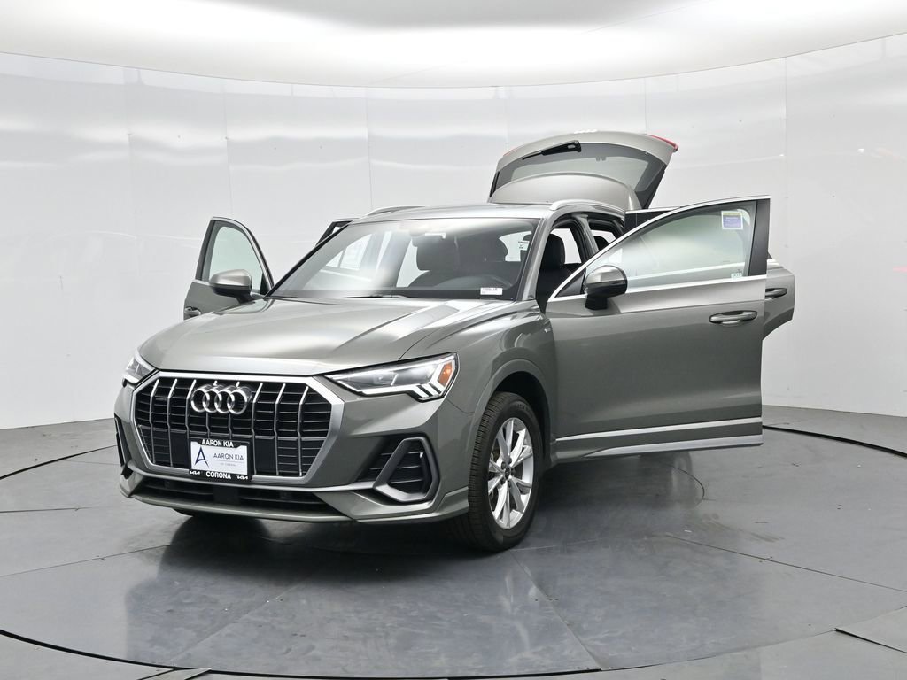 Used 2025 Audi Q3 2.0T Premium image 32