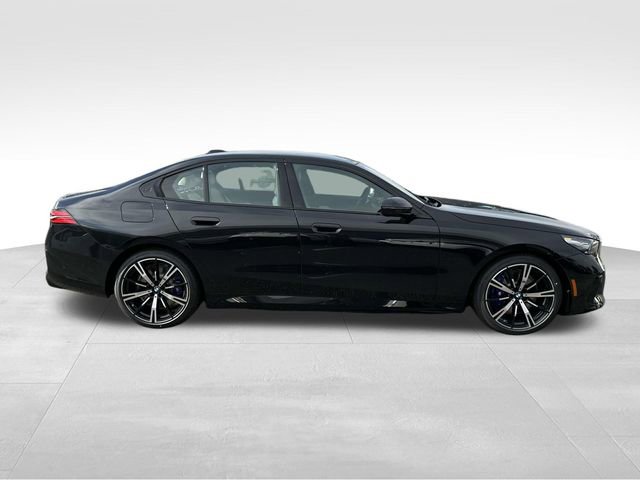 New 2026 BMW 550e xDrive w/ Executive Package image 2