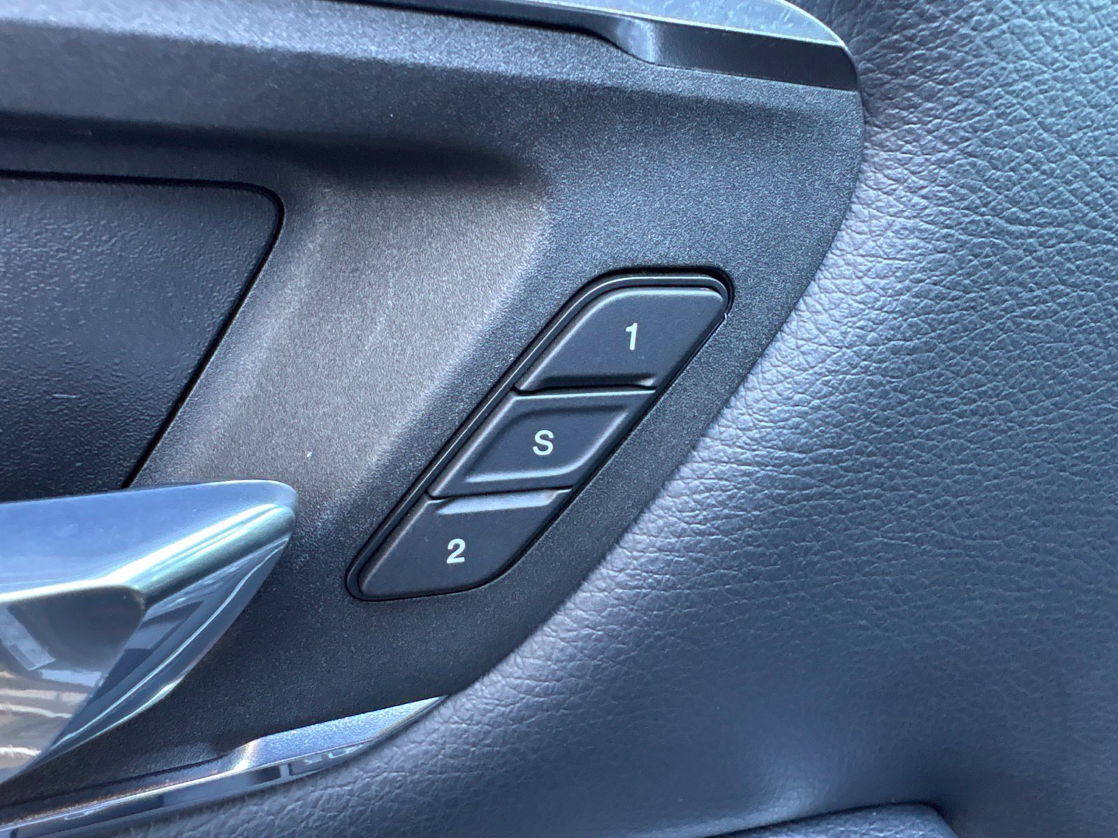 Used 2024 RAM 1500 Laramie RWD image 12