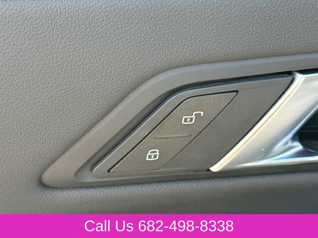 Used 2025 BMW 330i xDrive Sedan AWD/4WD image 21