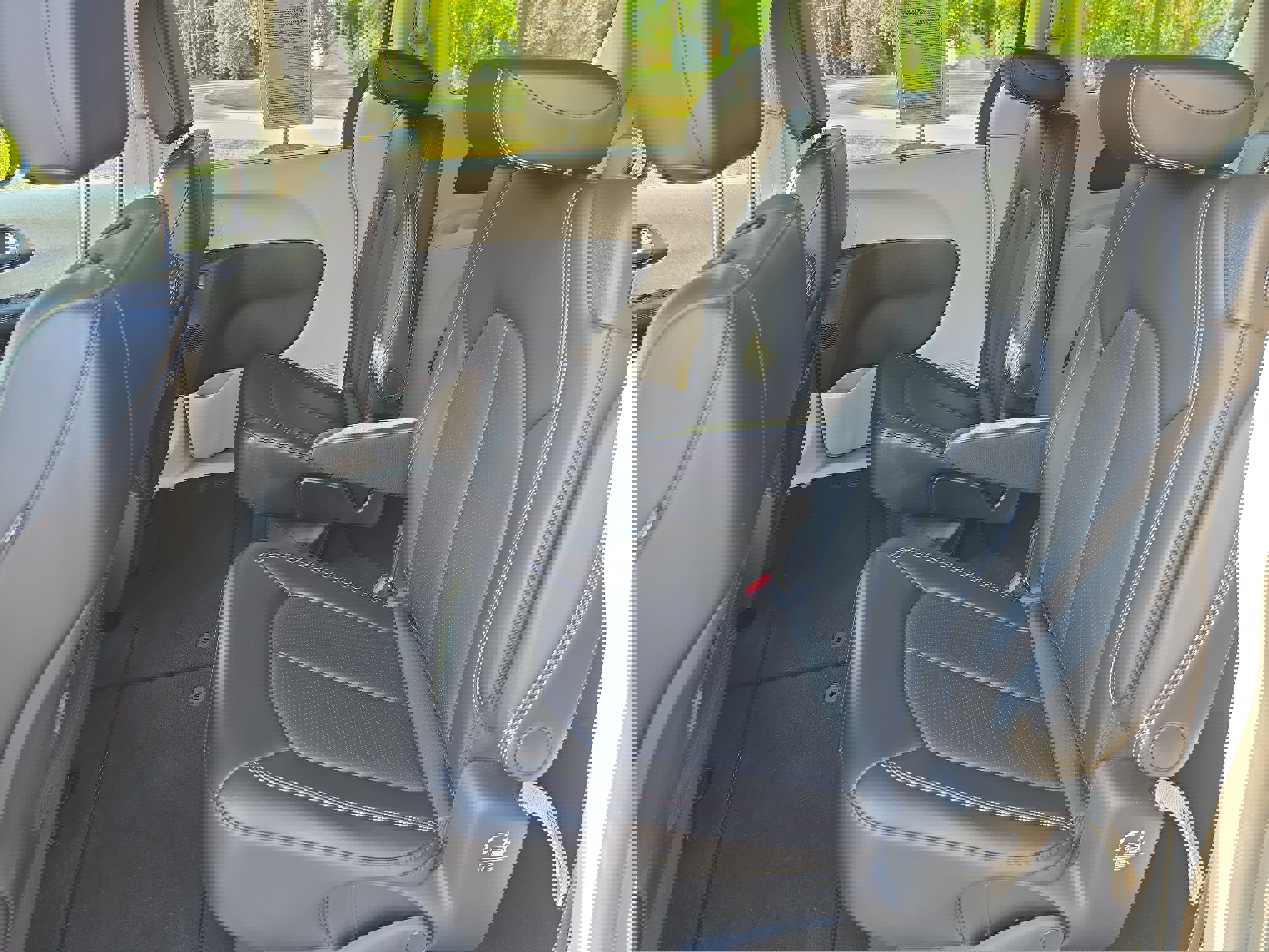 Used 2024 Chrysler Pacifica Touring-L image 16