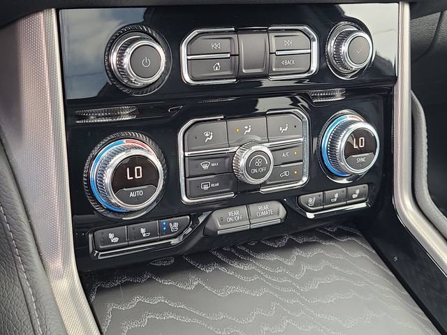Used 2024 GMC Yukon XL Denali AWD/4WD image 30