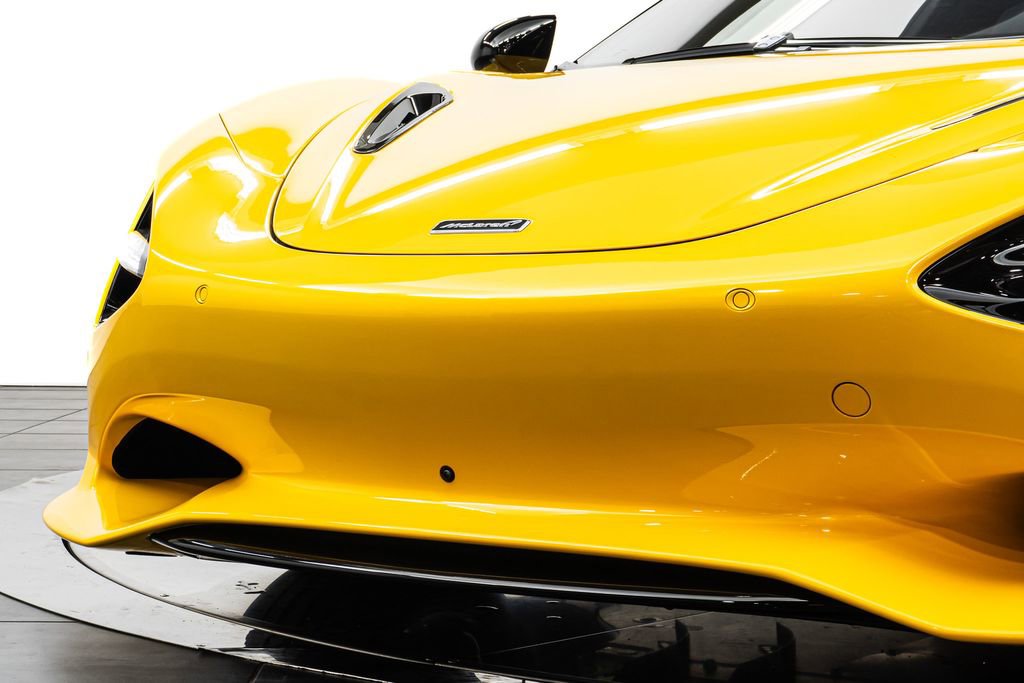 Used 2024 McLaren 750S Spider image 14