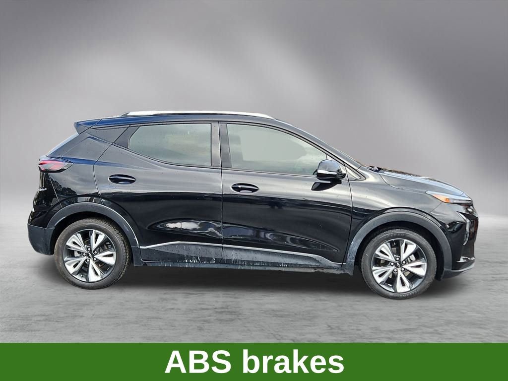 Used 2023 Chevrolet Bolt EUV LT w/ Convenience Package image 8