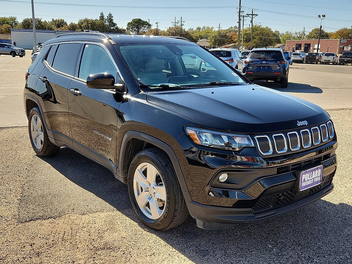 Used 2022 Jeep Compass Latitude image 4