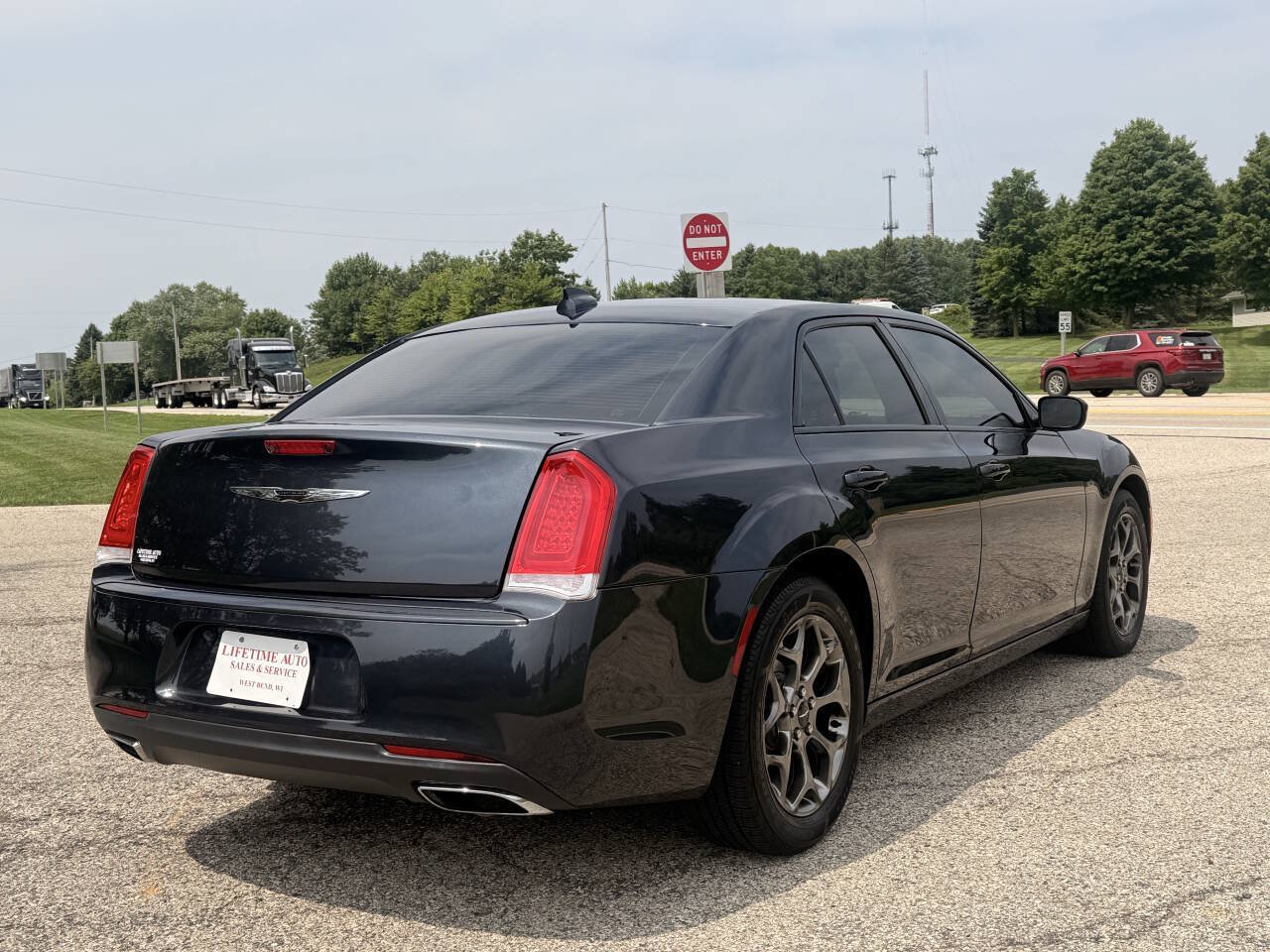 Used 2018 Chrysler 300 S AWD/4WD image 5