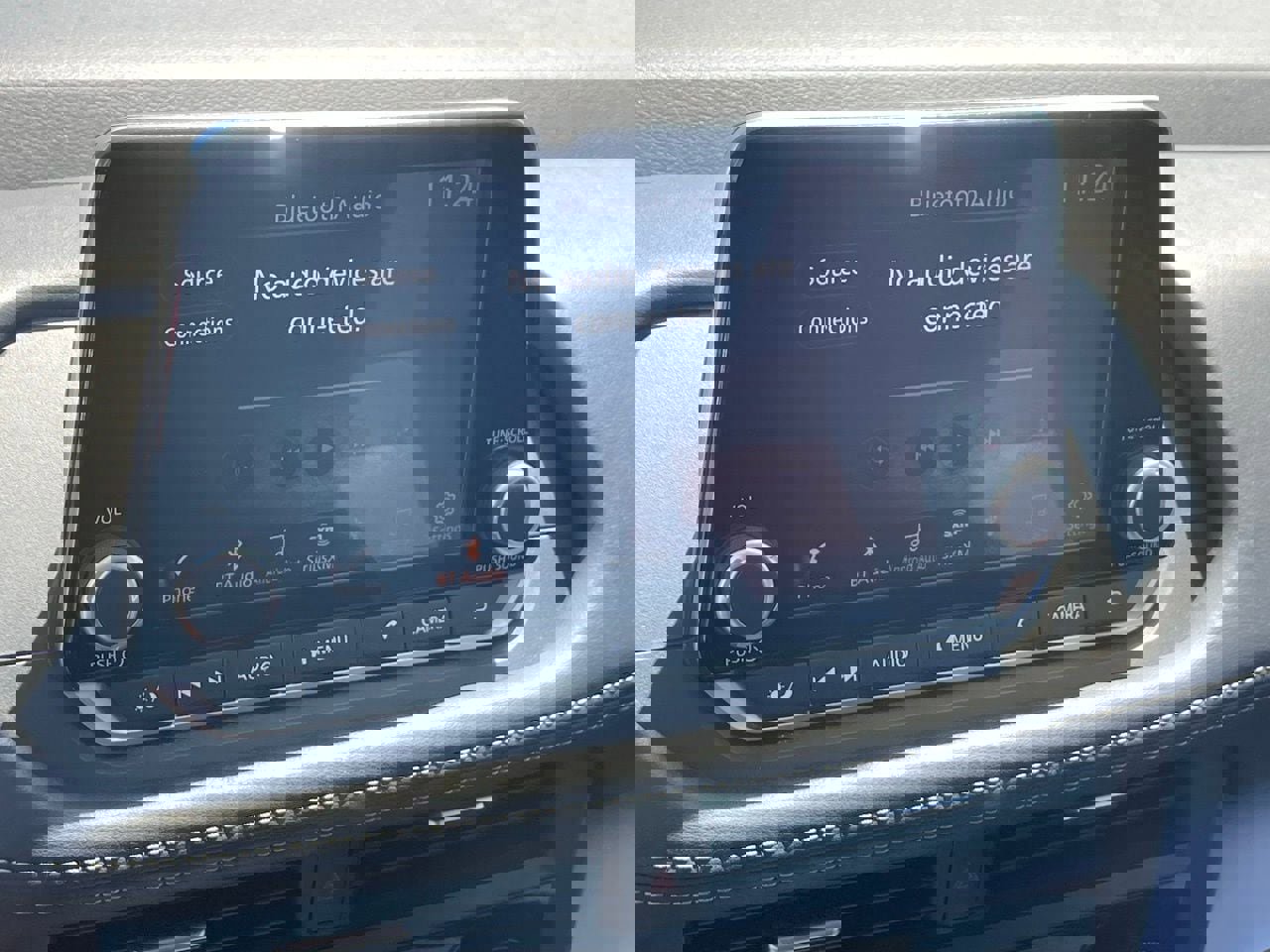 Used 2025 Nissan Rogue SV image 8