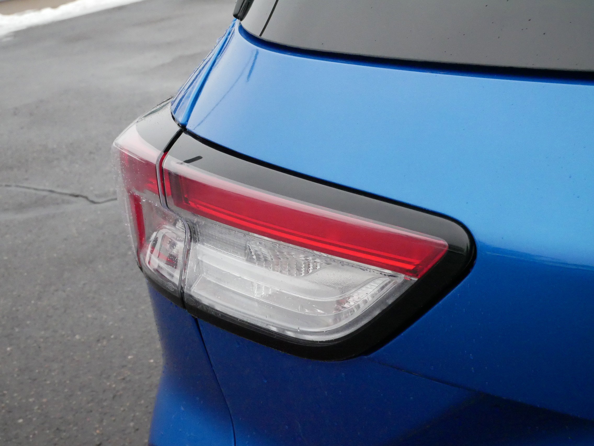 Used 2020 Ford Escape SE Sport image 17