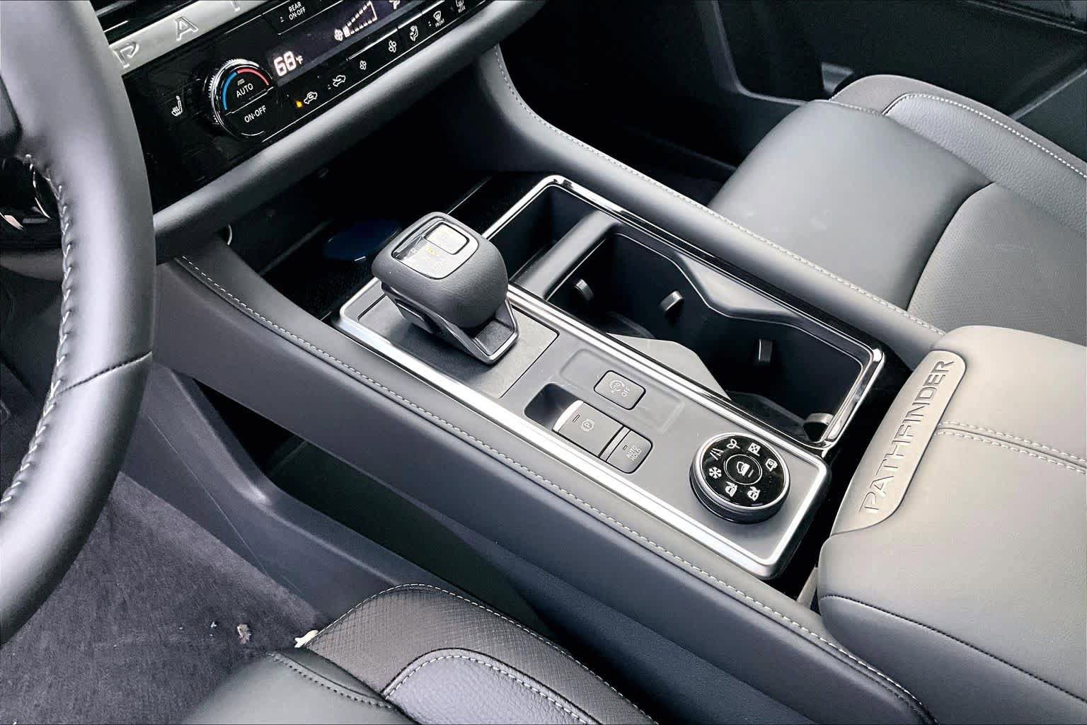 New 2026 Nissan Pathfinder SL image 11