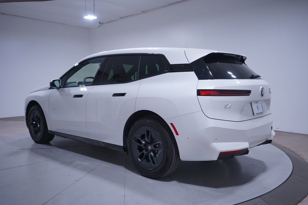 Used 2026 BMW iX xDrive60 image 3