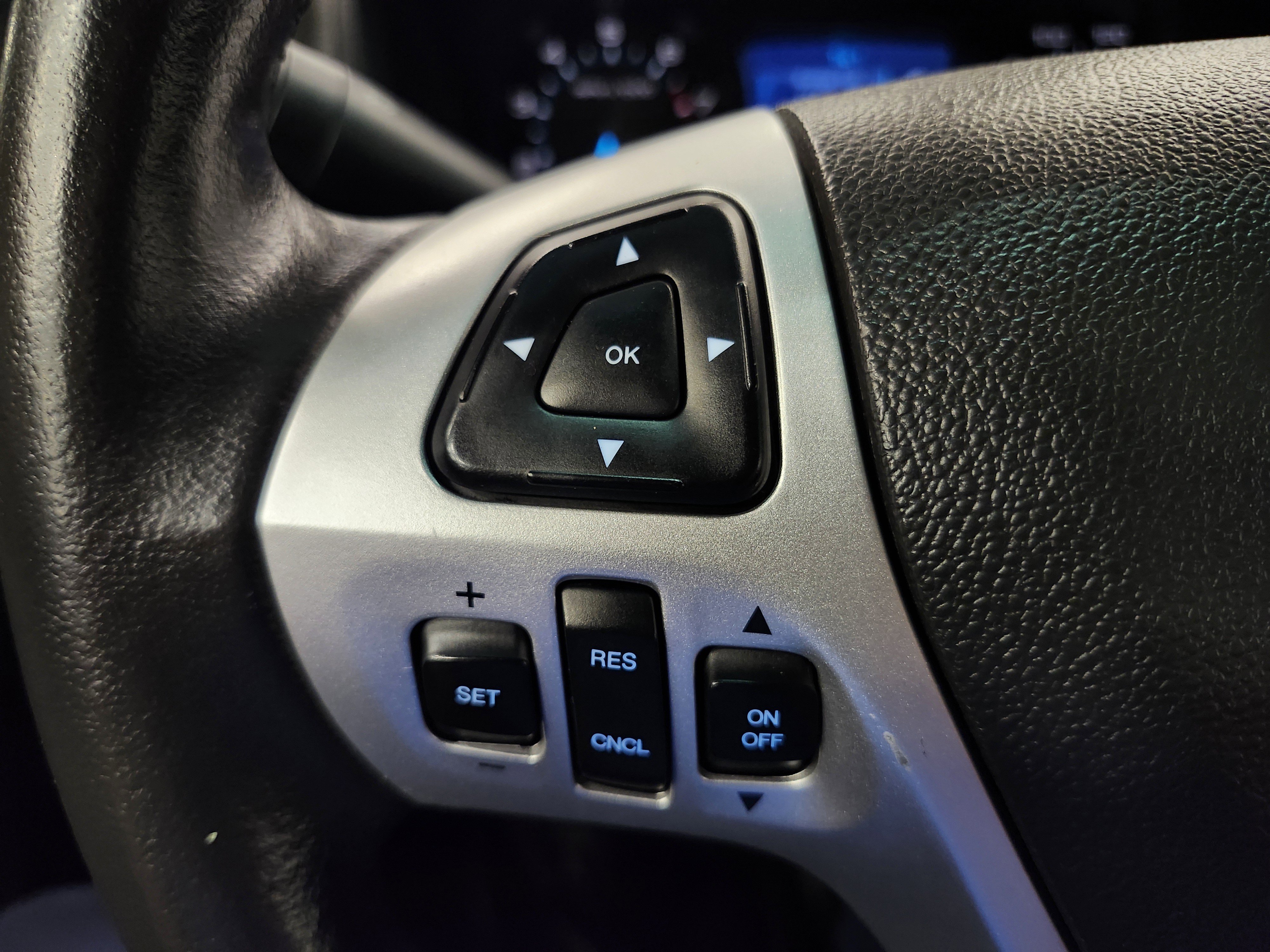 Used 2014 Ford Explorer XLT image 11