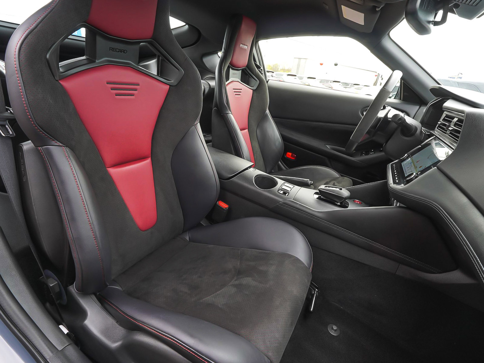 Used 2025 Nissan Z NISMO w/ Floor Mat Package RWD image 32