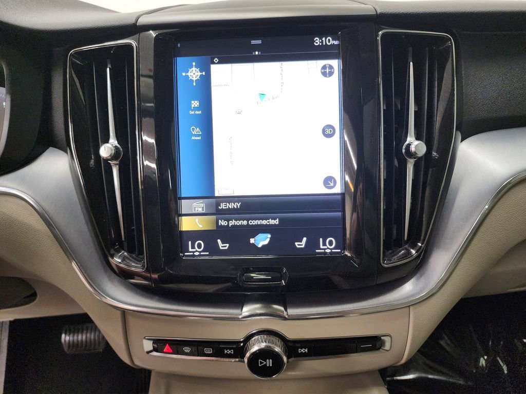 Used 2020 Volvo XC60 T6 Momentum AWD/4WD image 18