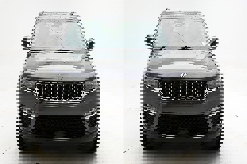 Used 2023 Jeep Grand Cherokee 4xe w/ Luxury Tech Group II image 4