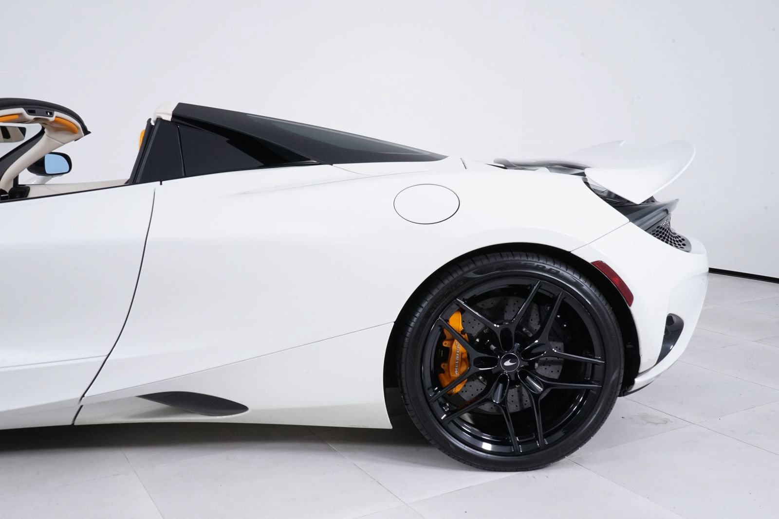 Used 2024 McLaren 750S Spider RWD image 12