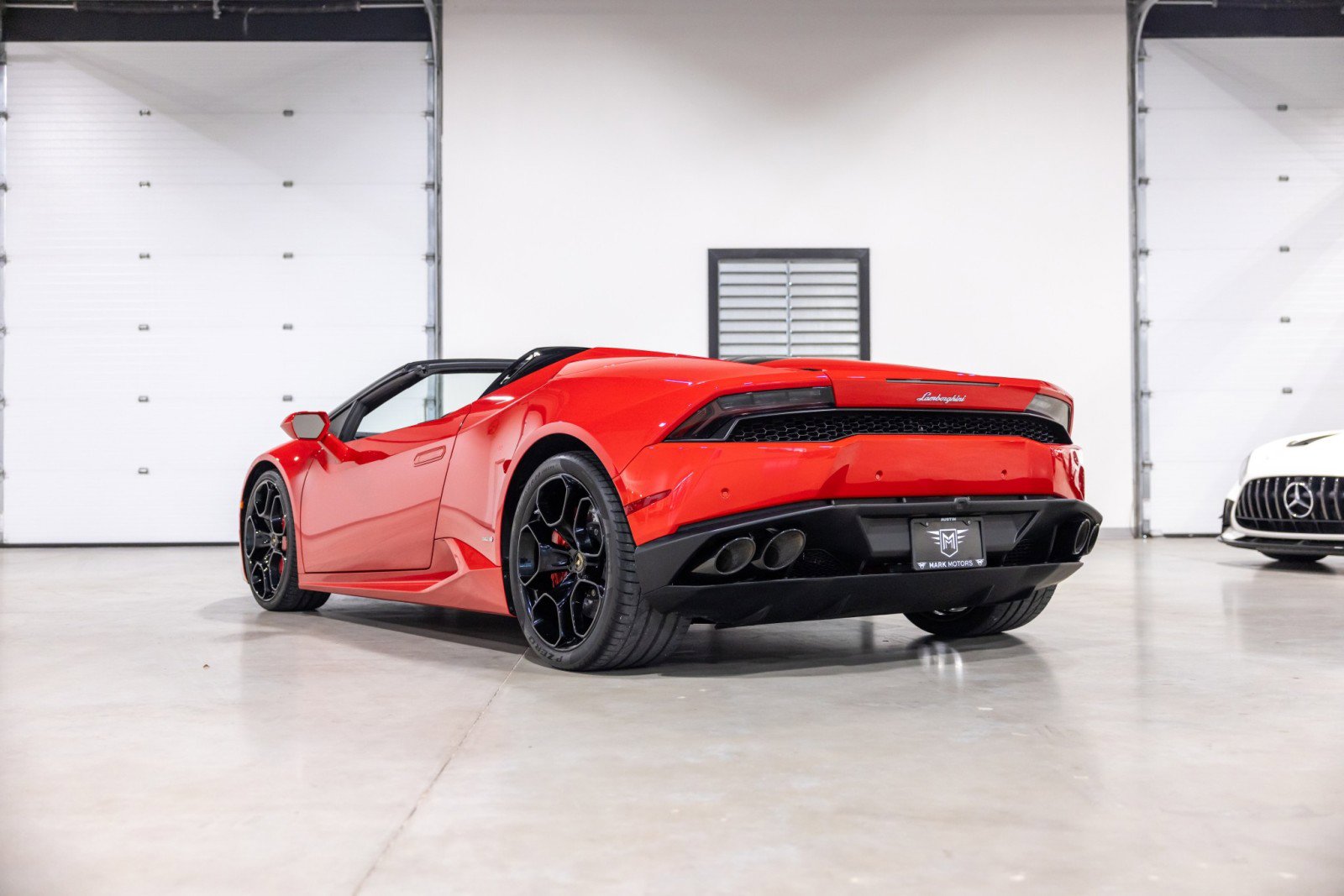 Used 2017 Lamborghini Huracan LP 610-4 image 6