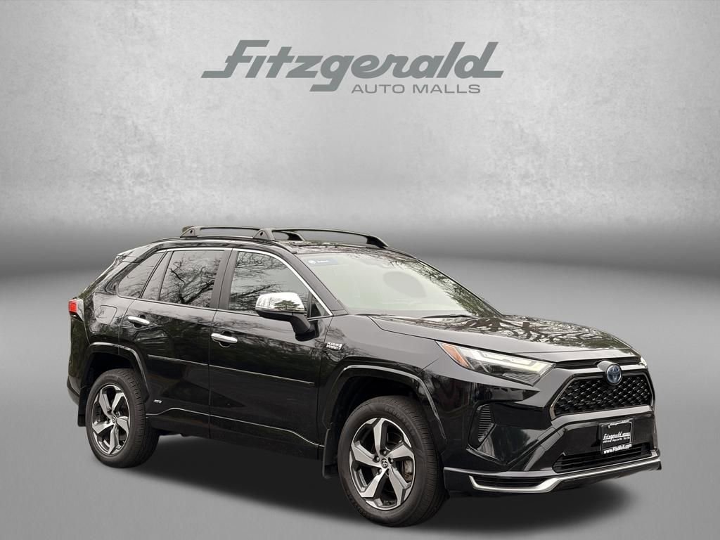 Used 2022 Toyota RAV4 SE w/ Weather & Moonroof Package image 1