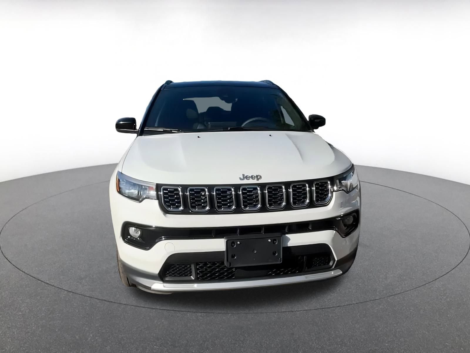 Used 2025 Jeep Compass Limited image 4