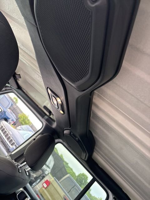 Used 2021 Jeep Gladiator Sport AWD/4WD image 18