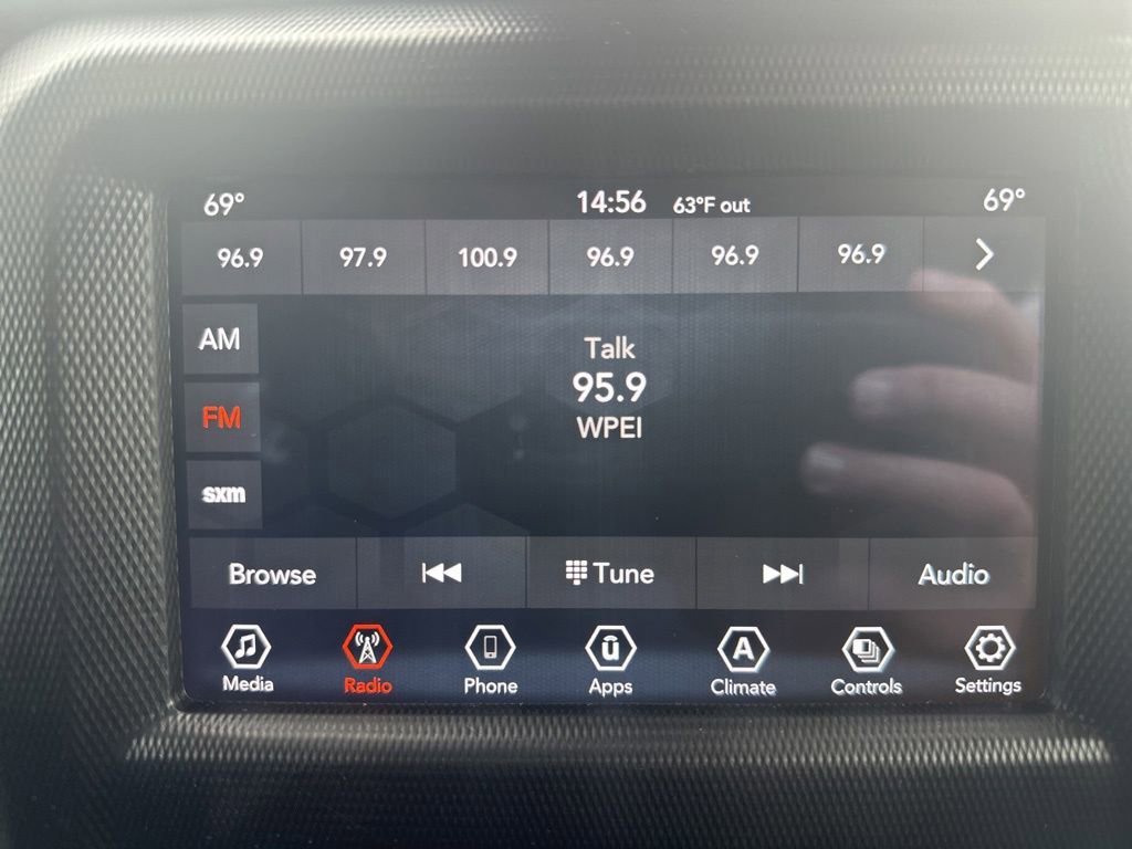 Used 2021 Jeep Gladiator Sport AWD/4WD image 23